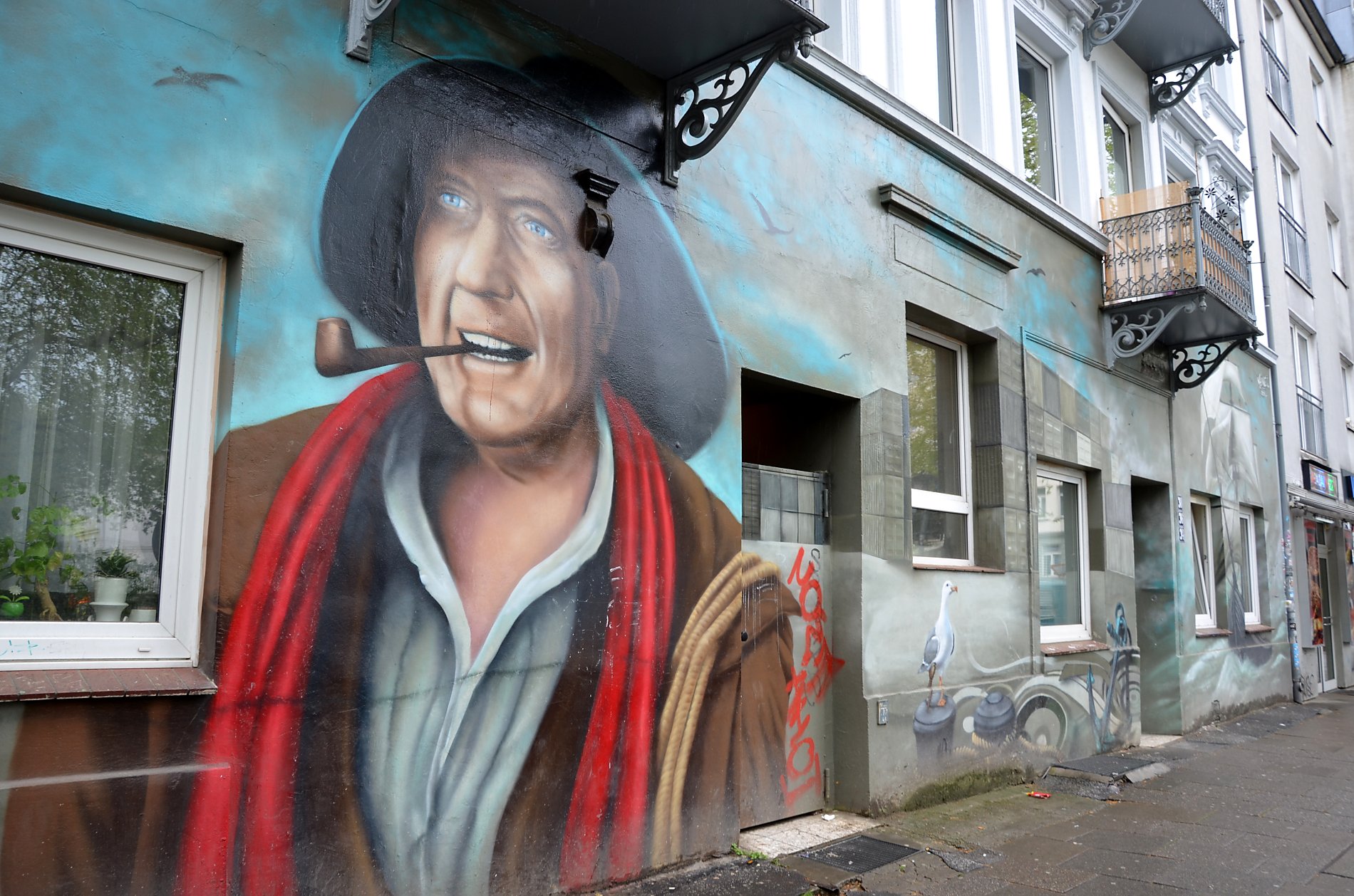 Graffitti - Hans Albers schaut in die Ferne